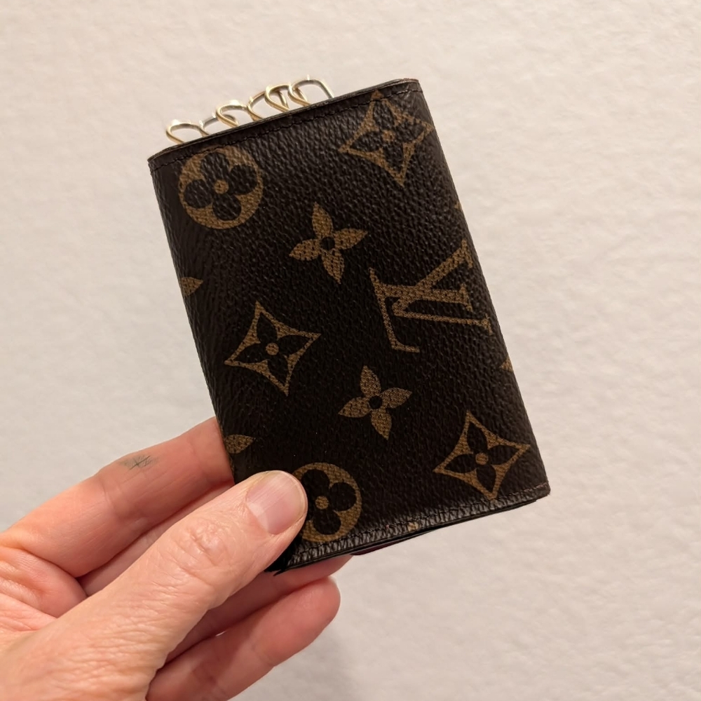 Louis Vuitton Key Holder in Monogram canvas - Picture 3 of 10
